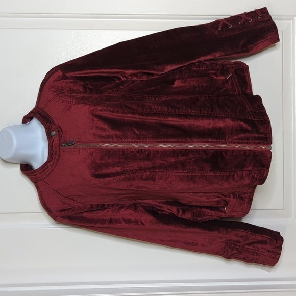 Torrid Wine Ruby Red Velvet Moto Jacket 1X 14/16 EUC - Picture 5 of 16